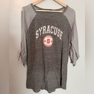 Syracuse University Women’s Game Day Tshirt Size Large with open arms